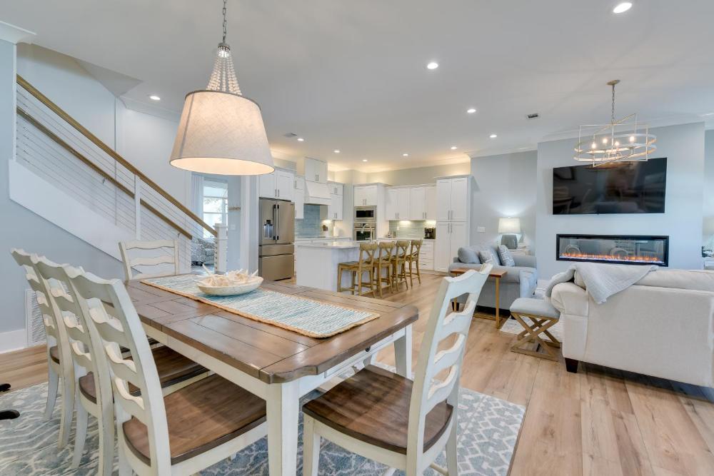 Miramar Beach Getaway with Pool Access and Fireplace!